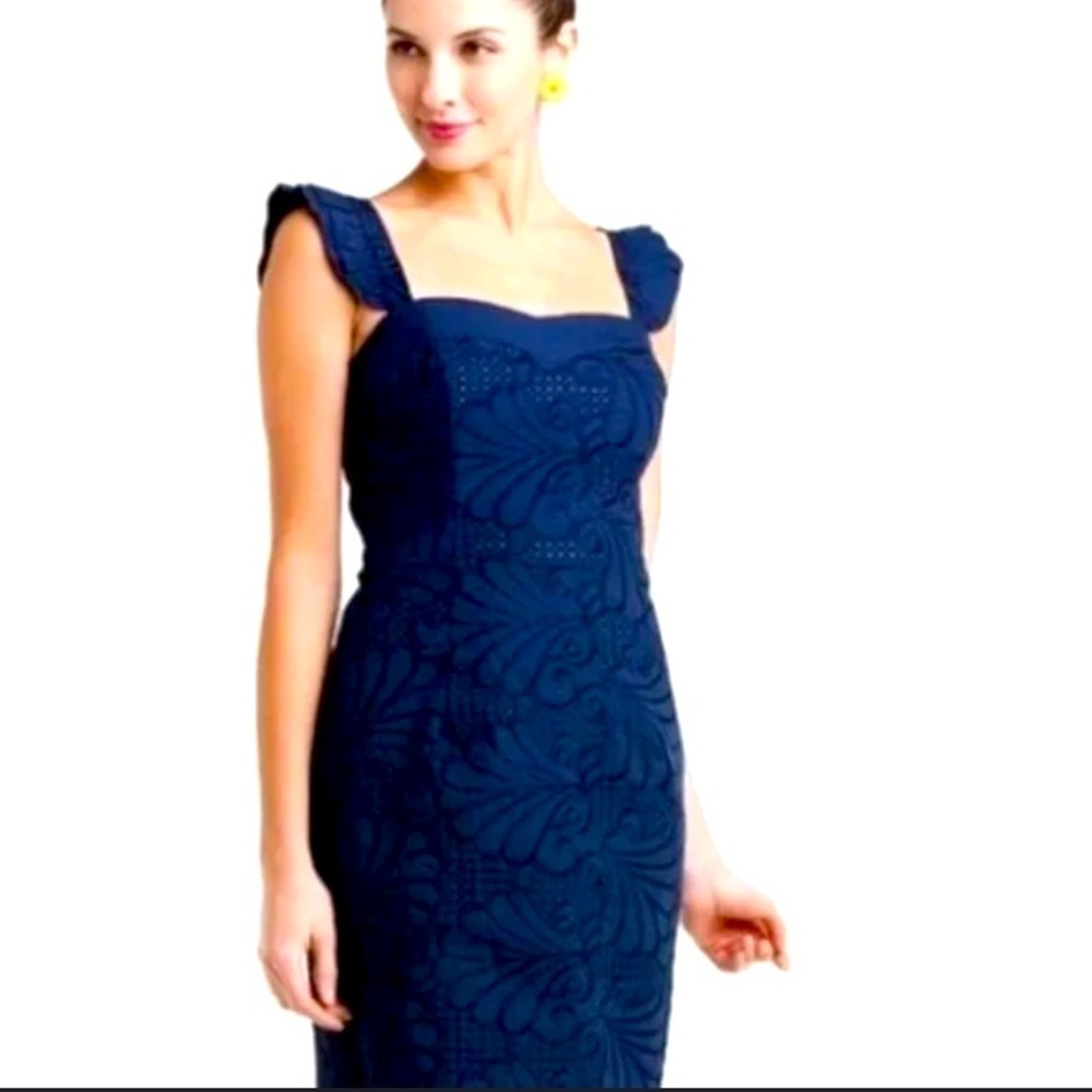 LILLY PULITZER Navy eyelet 
Scallop Lace Sarafina Dress 268$ preppy fall formal